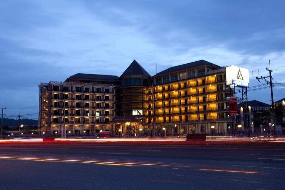 J&Y Lodge Hotel Chonburi Exterior photo