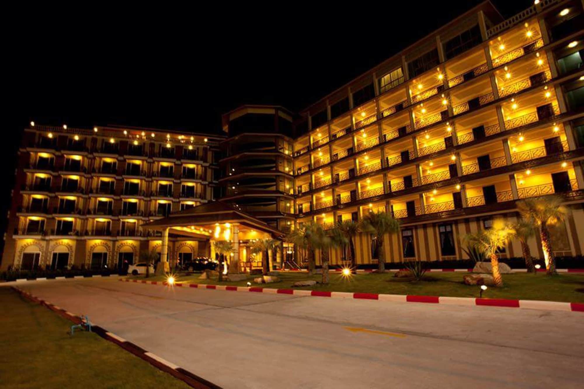 J&Y Lodge Hotel Chonburi Exterior photo